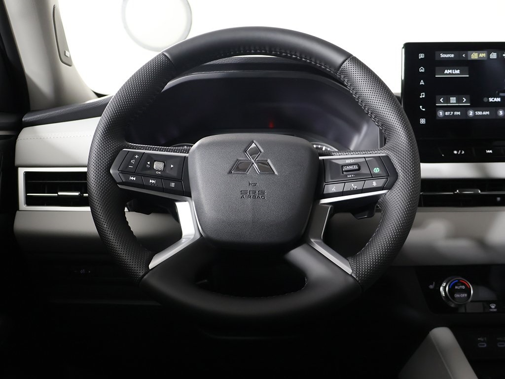 2025 Mitsubishi Outlander SE Image 27 of 57