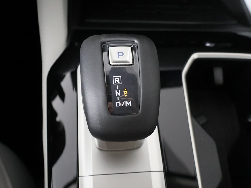 2025 Mitsubishi Outlander SE Image 39 of 57