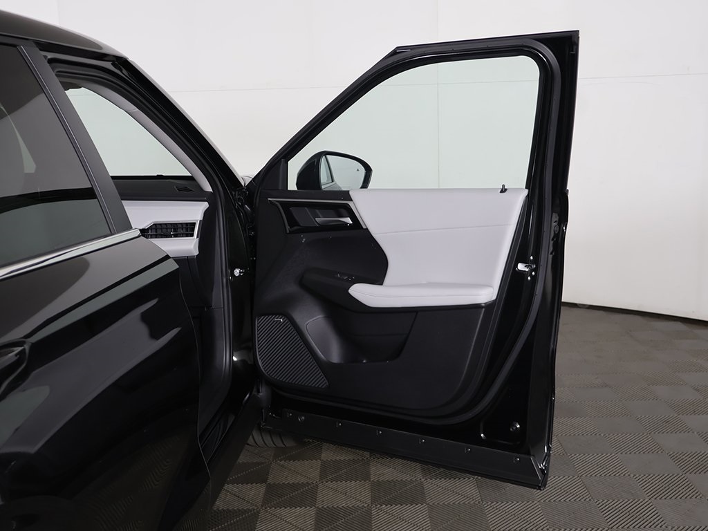 2025 Mitsubishi Outlander SE Image 23 of 57