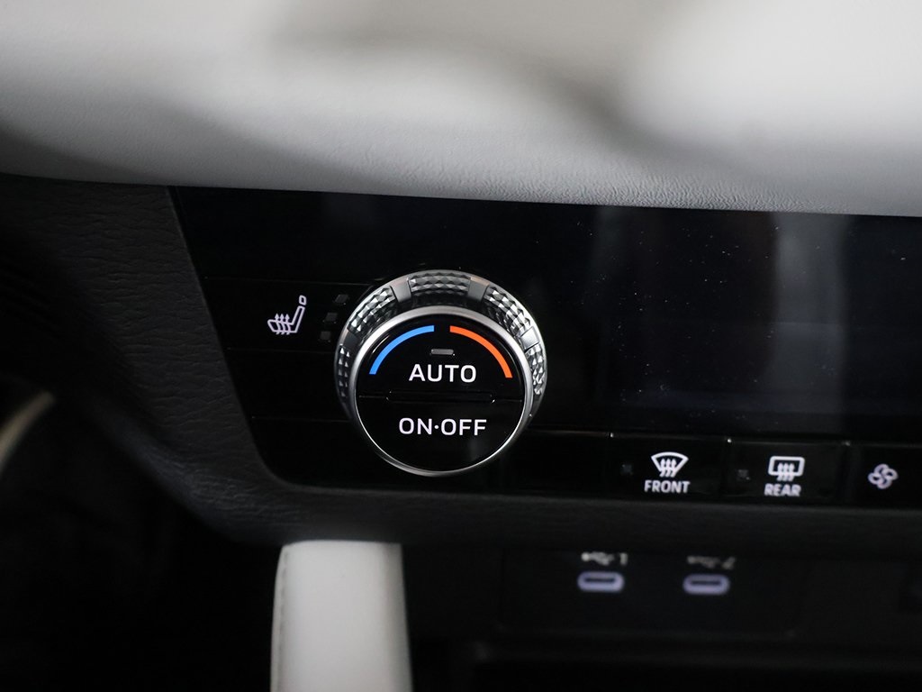 2025 Mitsubishi Outlander SE Image 50 of 57