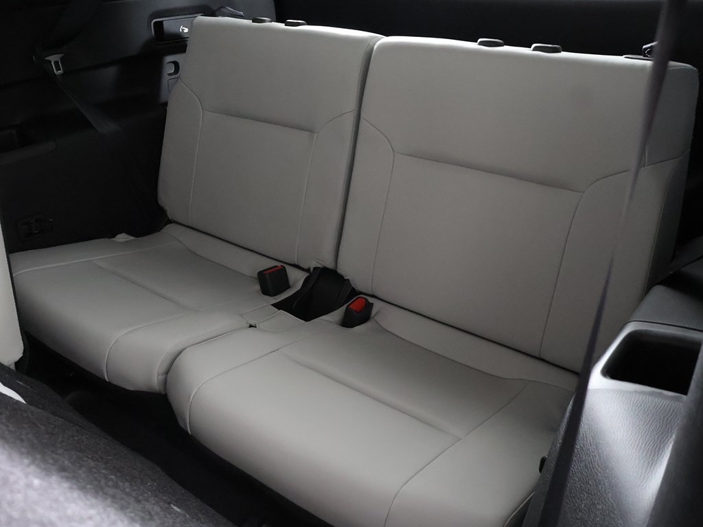 2025 Mitsubishi Outlander SE Image 20 of 57