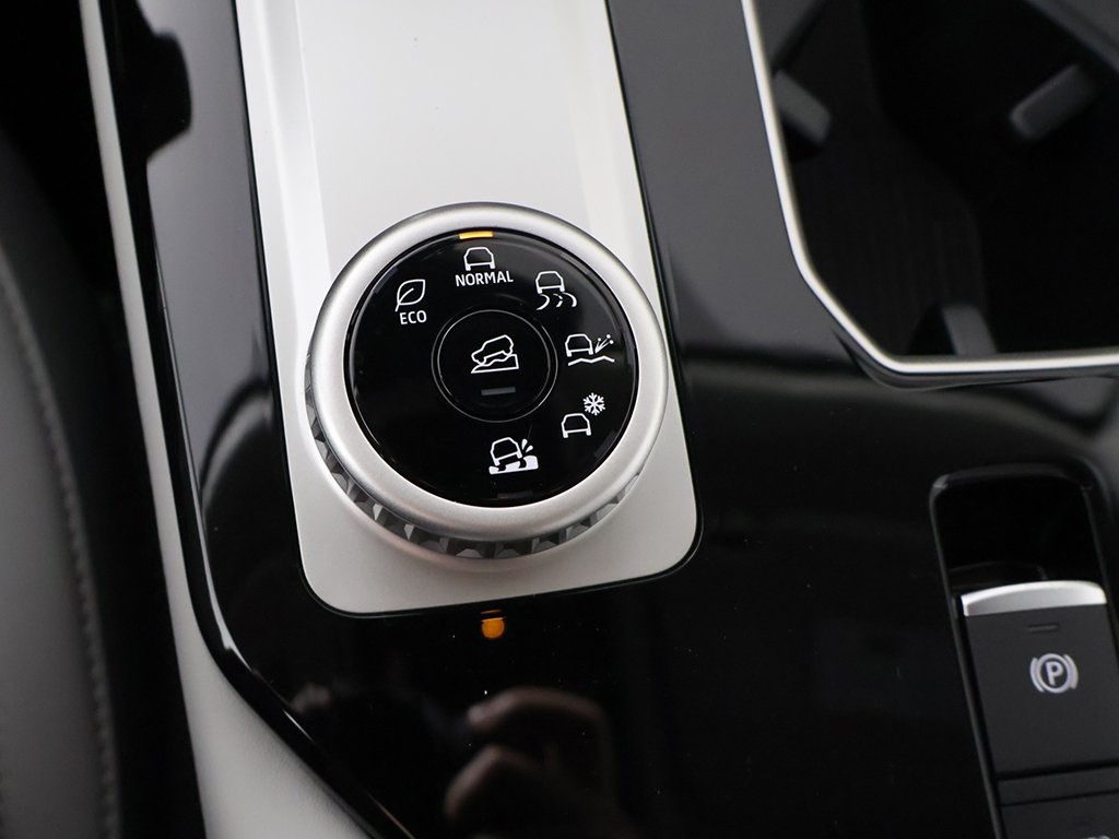 2025 Mitsubishi Outlander SE Image 49 of 57