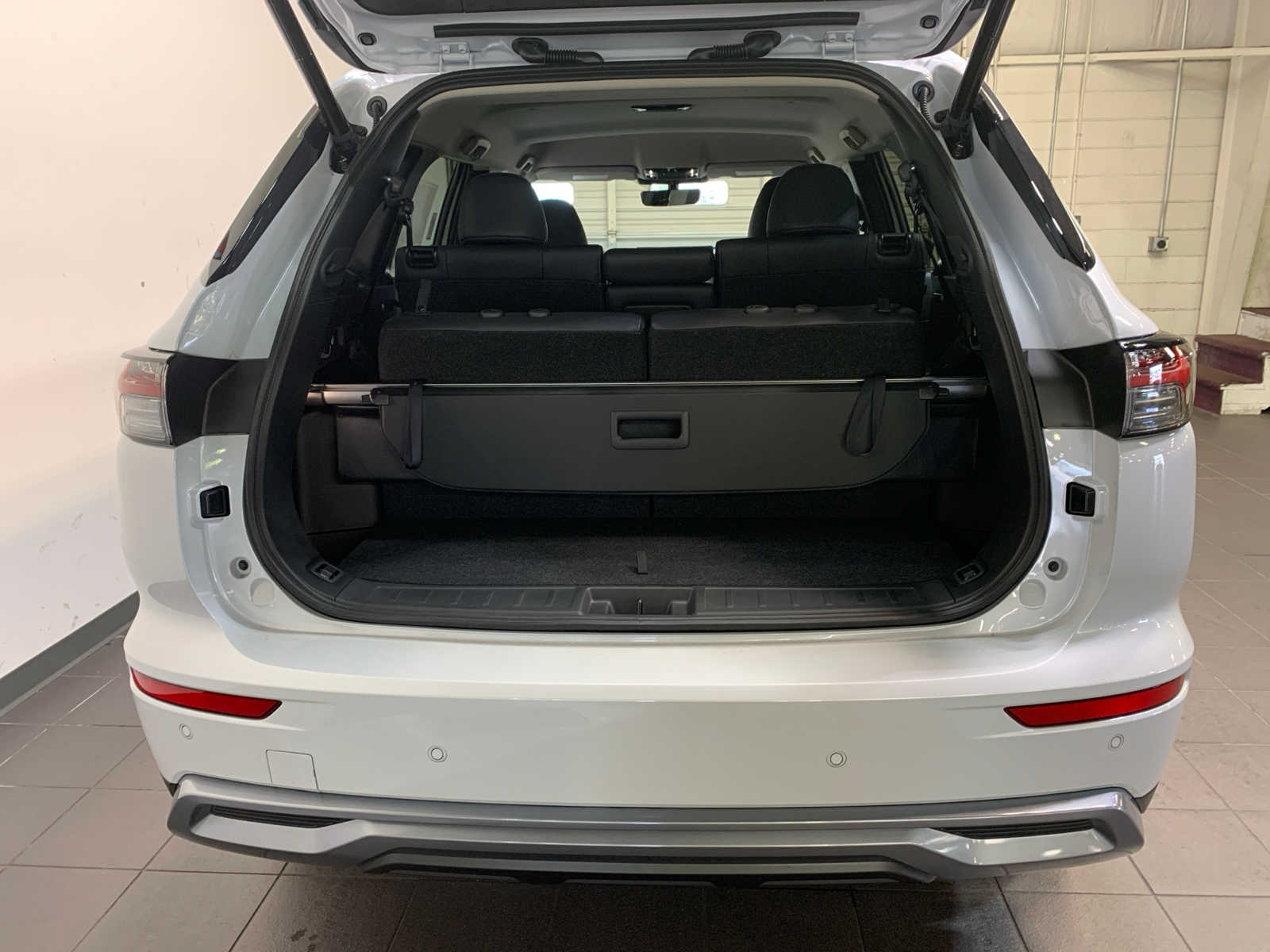 Vehicle image 4 of 11