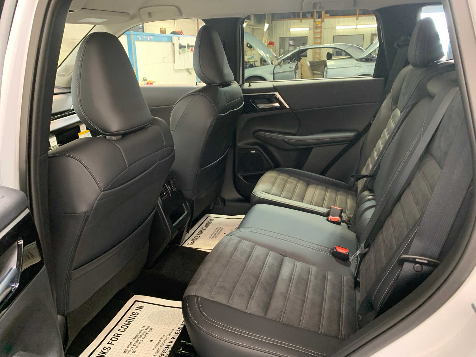 Vehicle image 6 of 11