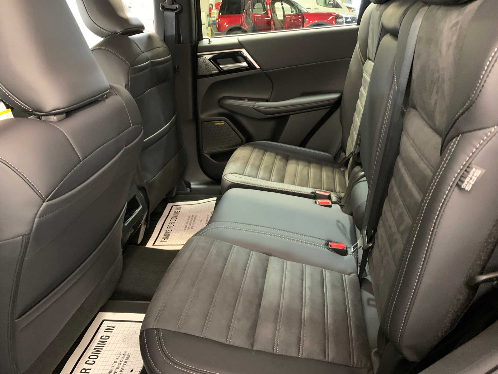 Vehicle image 6 of 10