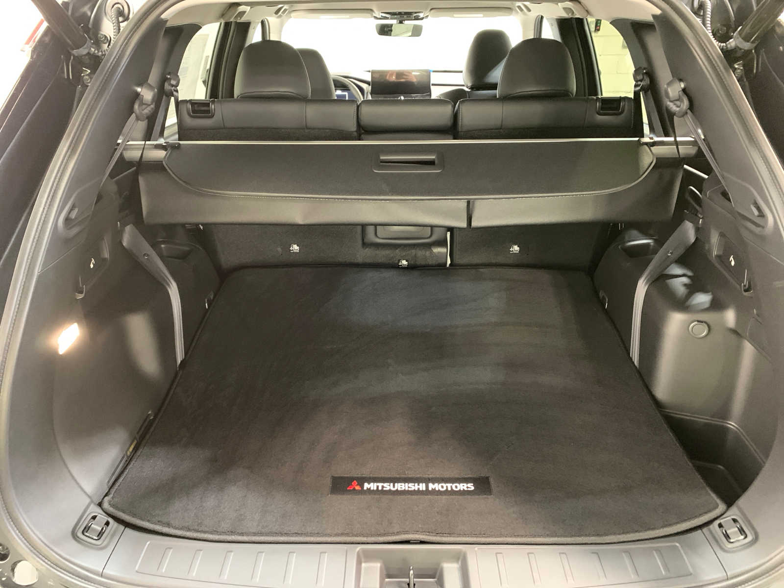Vehicle image 4 of 10