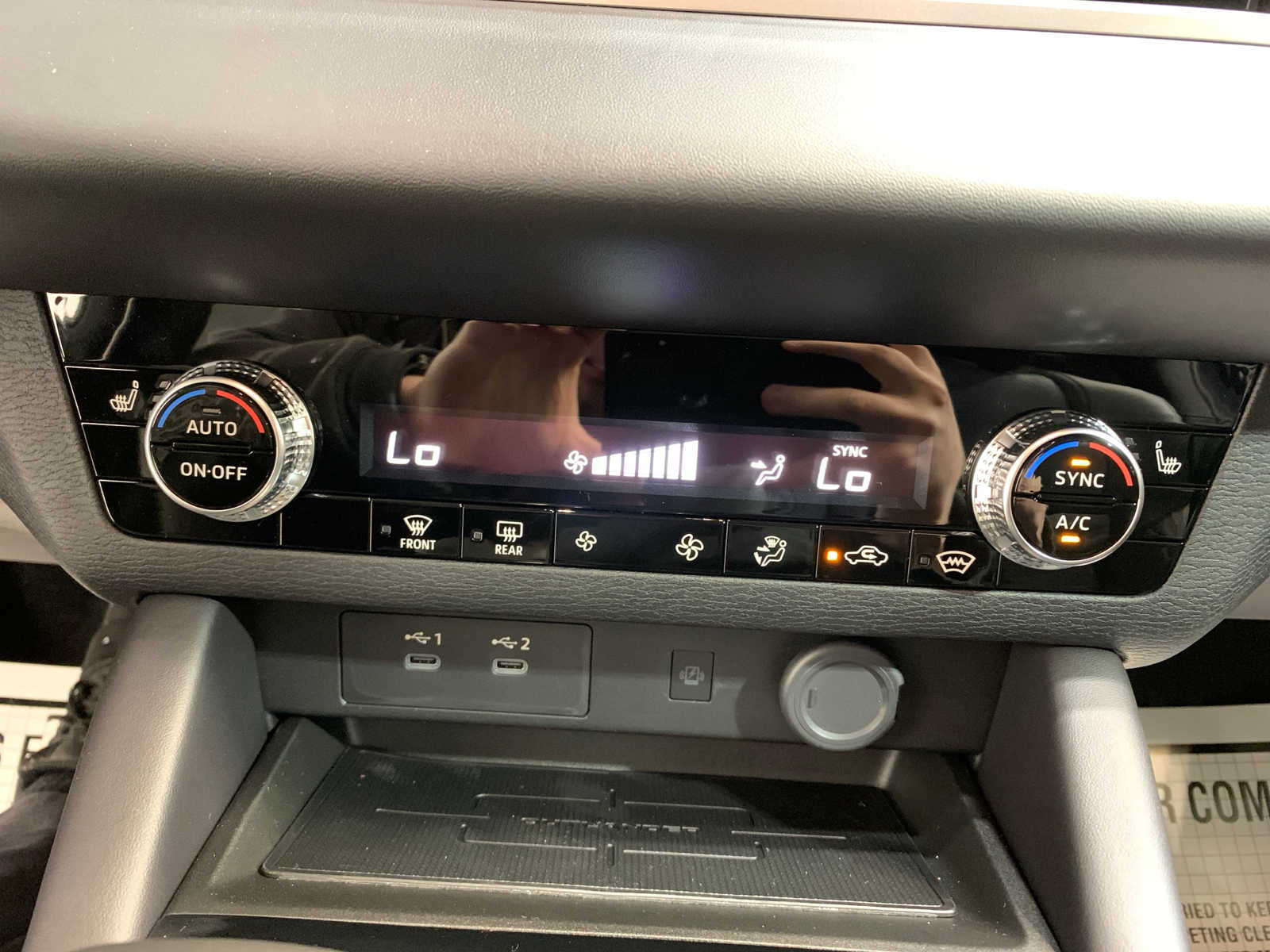 Vehicle image 8 of 10