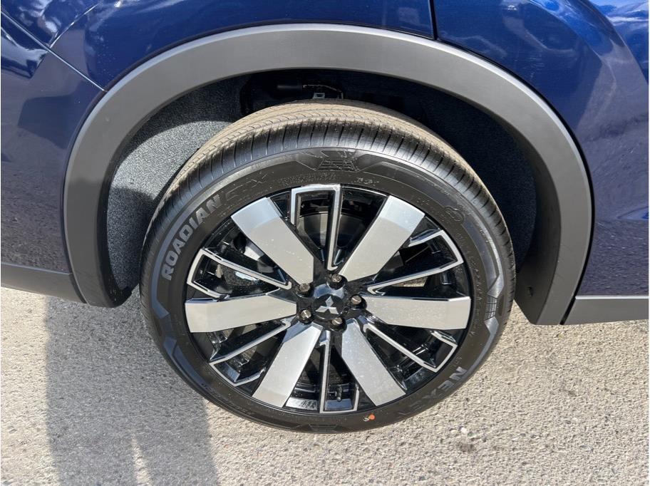 2025 Mitsubishi Outlander SE Image 7 of 24