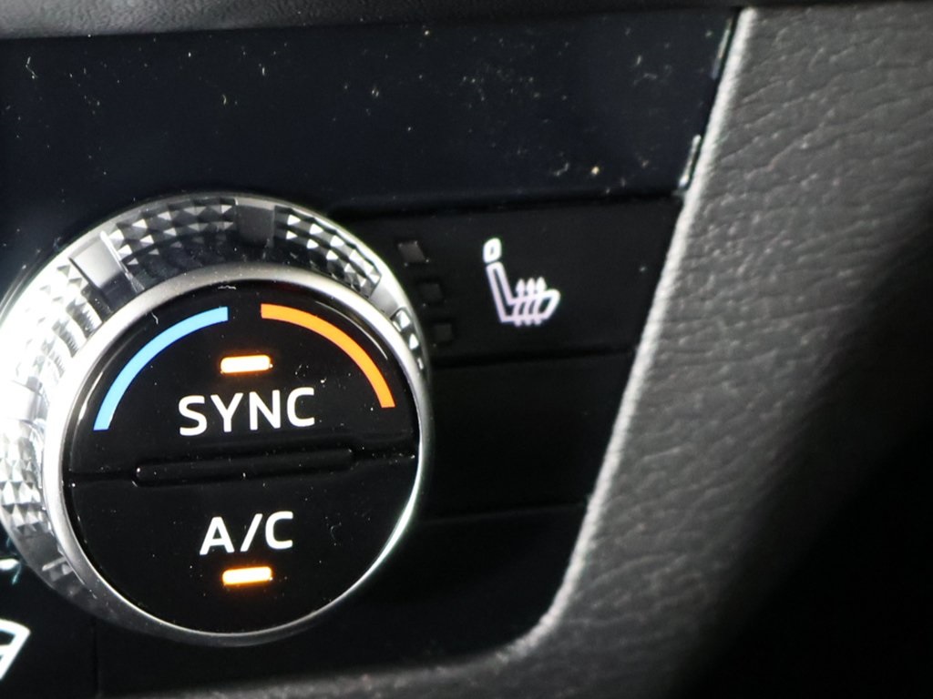 2025 Mitsubishi Outlander SE Image 40 of 60