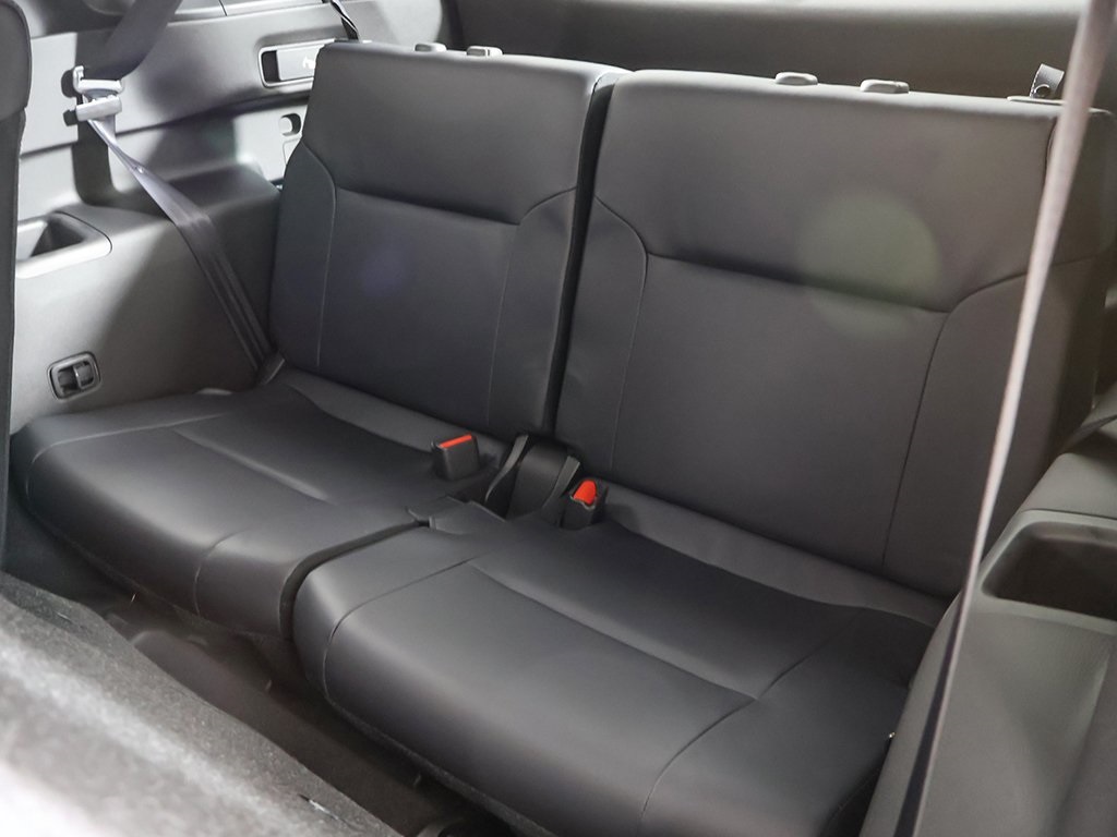 2025 Mitsubishi Outlander SE Image 21 of 60