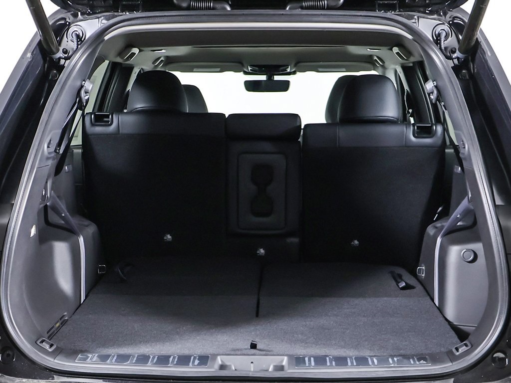 2025 Mitsubishi Outlander SE Image 14 of 60