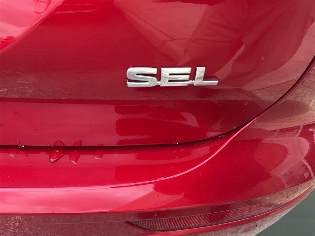 Vehicle image 22 of 31