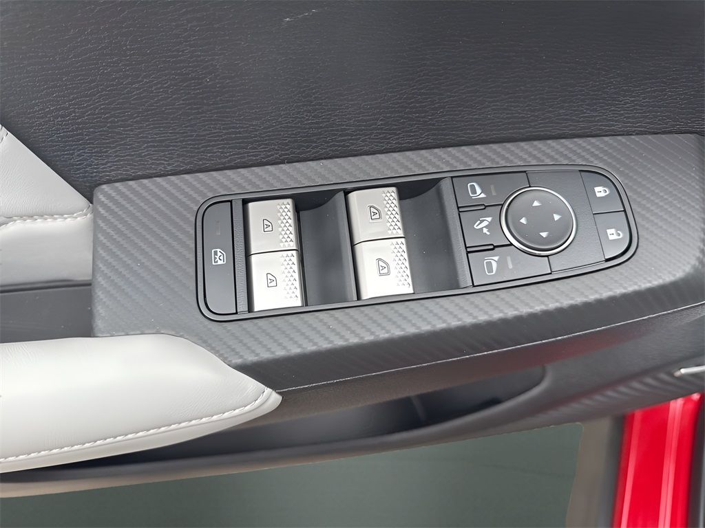 Vehicle image 26 of 31