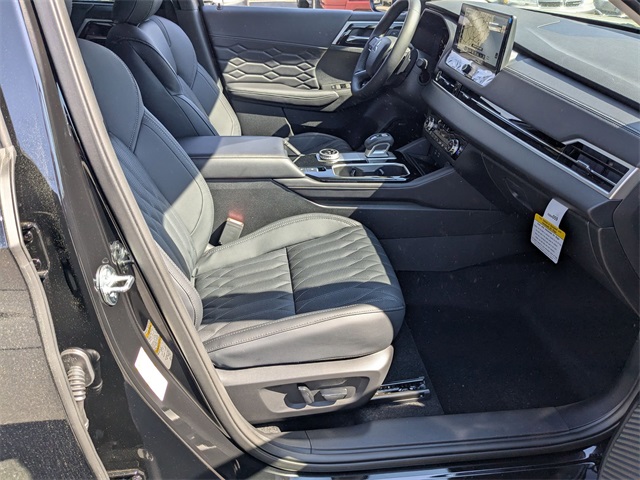 Vehicle image 41 of 45