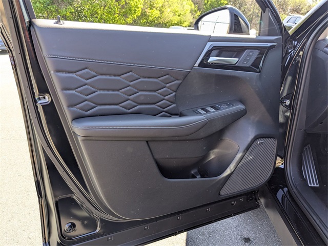 Vehicle image 11 of 45