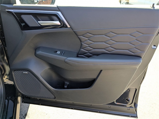 Vehicle image 43 of 45