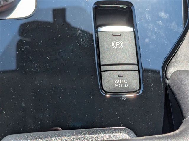 Vehicle image 29 of 45