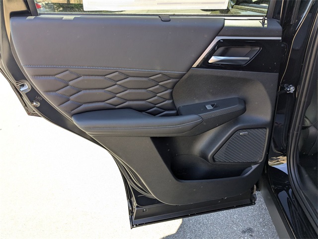 Vehicle image 34 of 45