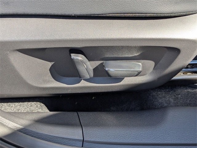 Vehicle image 42 of 45
