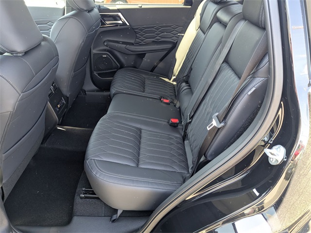 Vehicle image 33 of 45