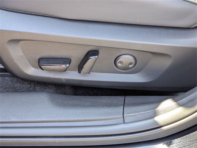 Vehicle image 16 of 45