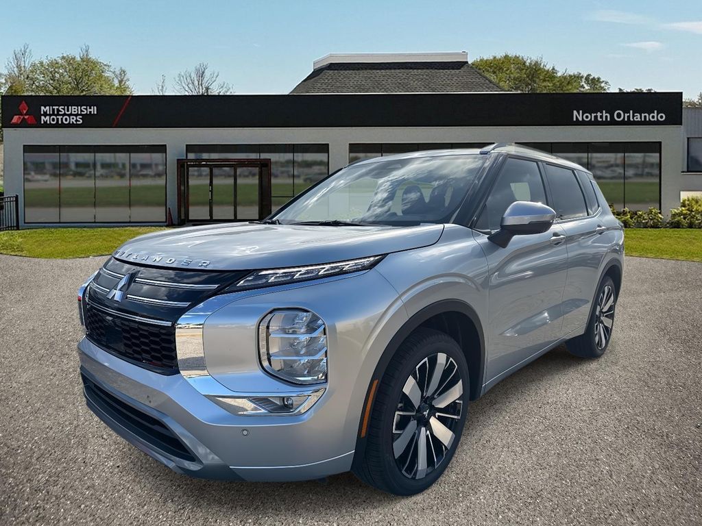 2025 Mitsubishi Outlander SEL Image 1 of 38
