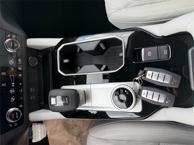 2025 Mitsubishi Outlander SEL Image 22 of 37