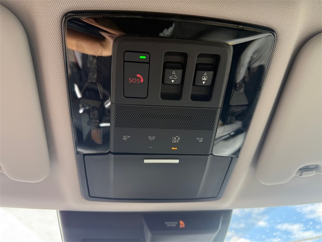 2025 Mitsubishi Outlander SEL Image 28 of 37