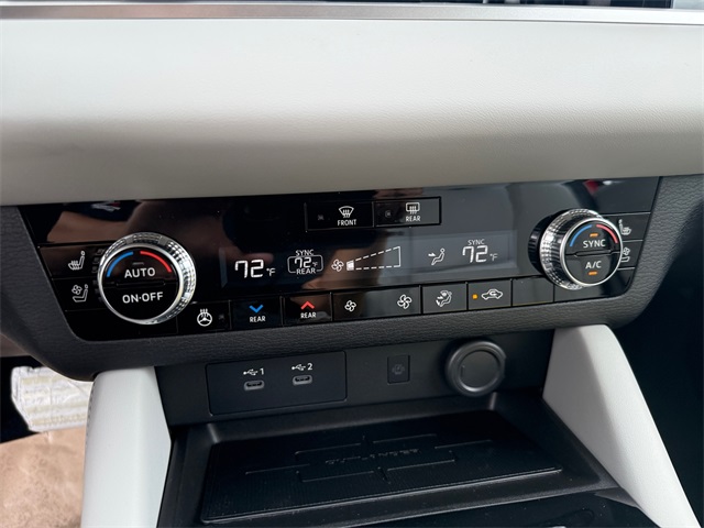 2025 Mitsubishi Outlander SEL Image 21 of 37