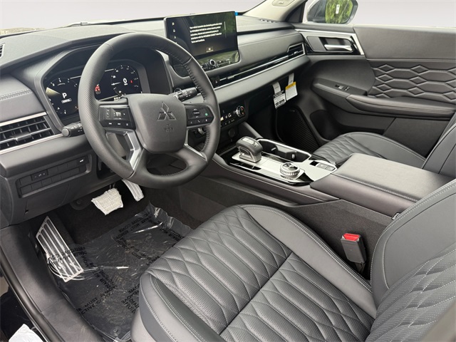 2025 Mitsubishi Outlander SEL Image 14 of 36