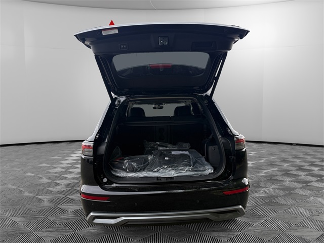 2025 Mitsubishi Outlander SEL Image 11 of 36