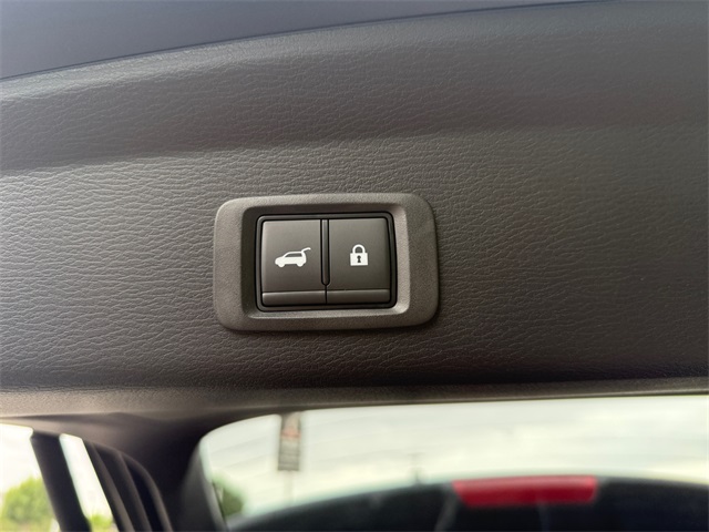 2025 Mitsubishi Outlander SEL Image 30 of 36