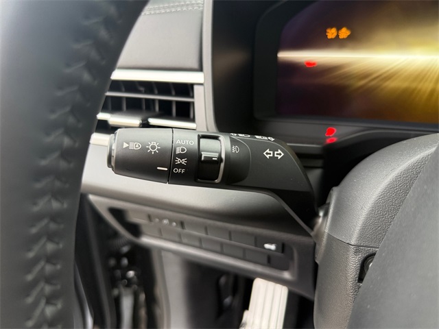 2025 Mitsubishi Outlander SEL Image 26 of 36