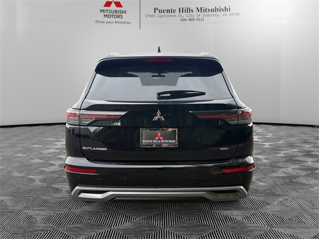 2025 Mitsubishi Outlander SEL Image 6 of 36