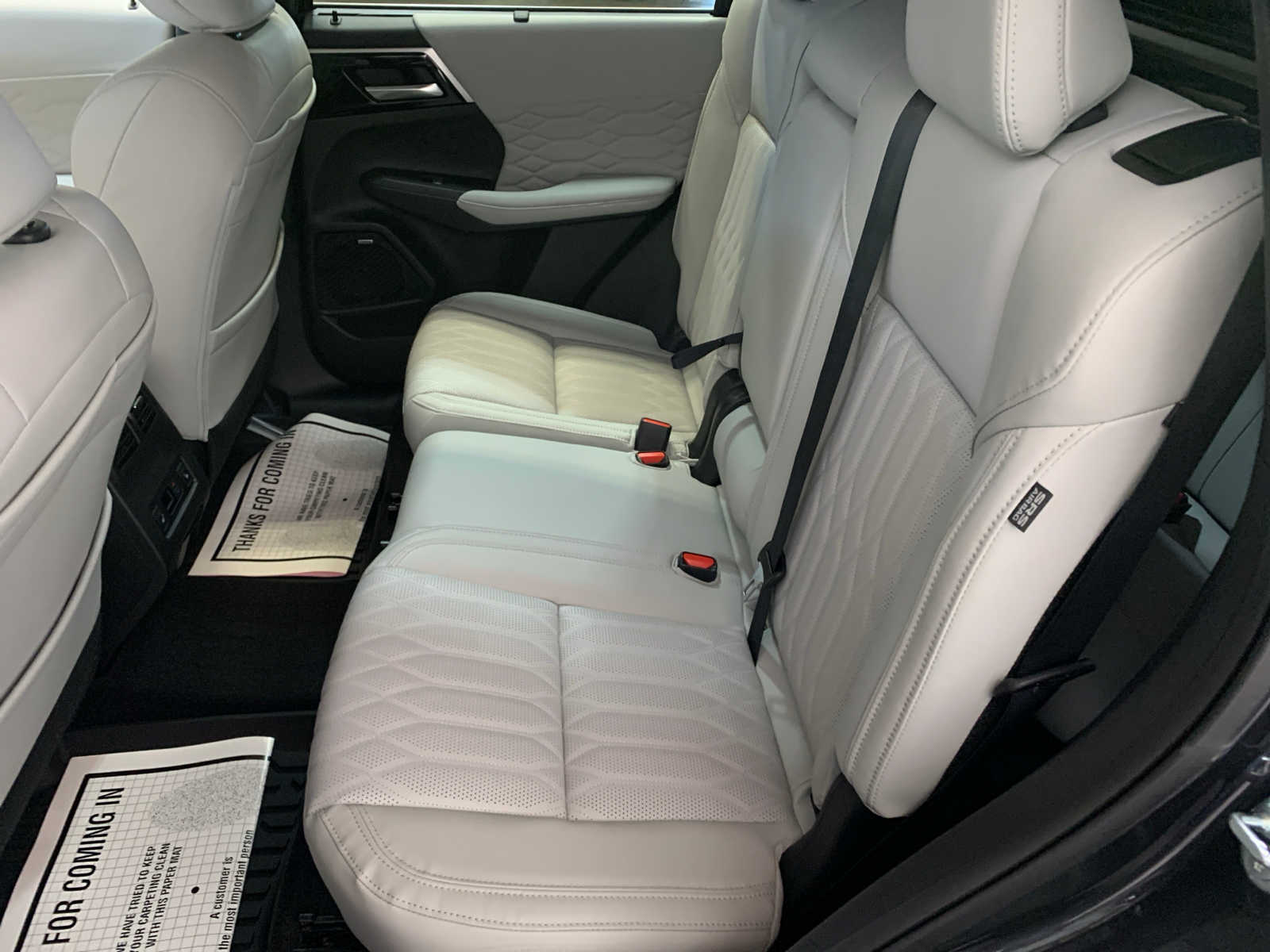 Vehicle image 11 of 13