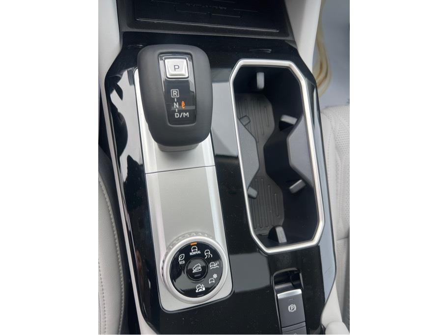 2025 Mitsubishi Outlander SEL Image 19 of 22