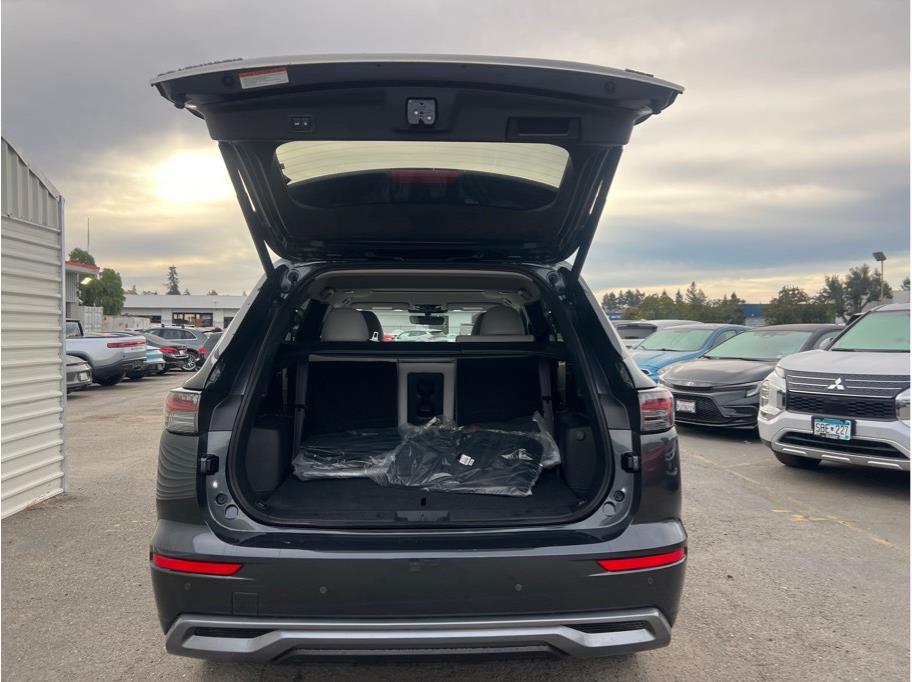 2025 Mitsubishi Outlander SEL Image 10 of 22