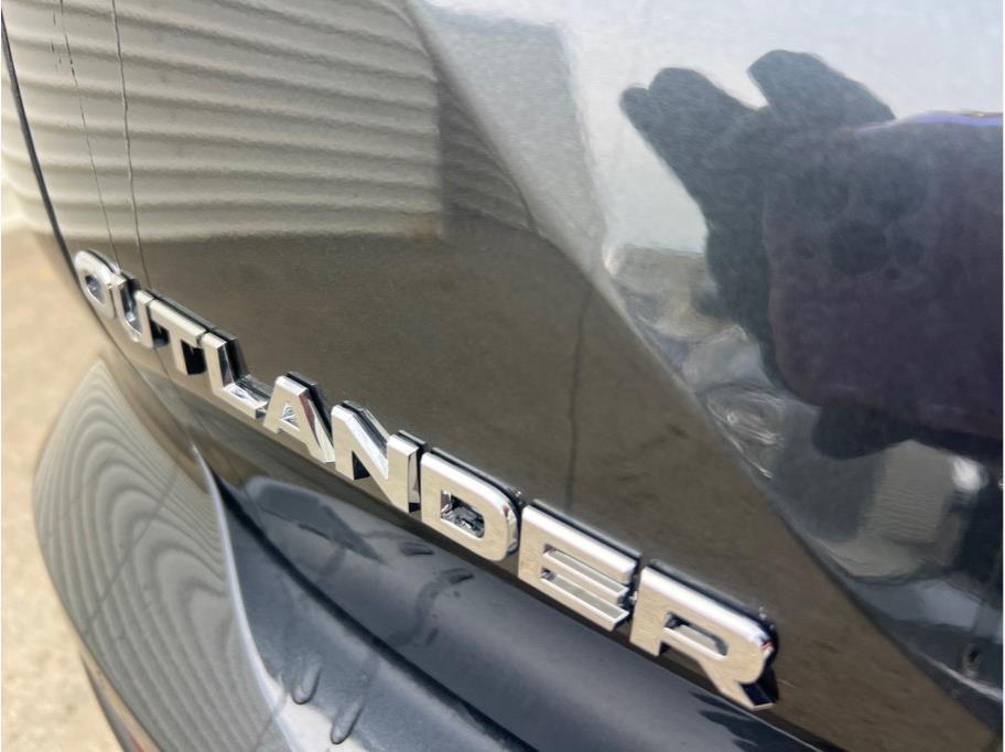 2025 Mitsubishi Outlander SEL Image 20 of 22