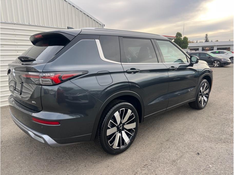 2025 Mitsubishi Outlander SEL Image 5 of 22