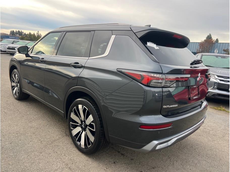 2025 Mitsubishi Outlander SEL Image 7 of 22