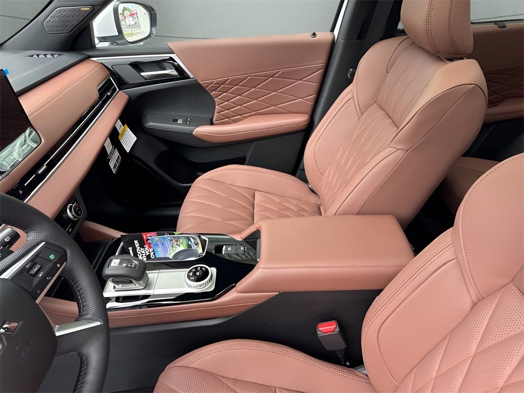 Vehicle image 12 of 31