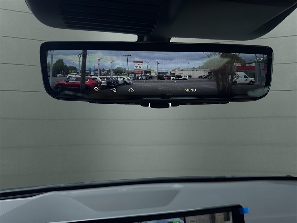 Vehicle image 25 of 31