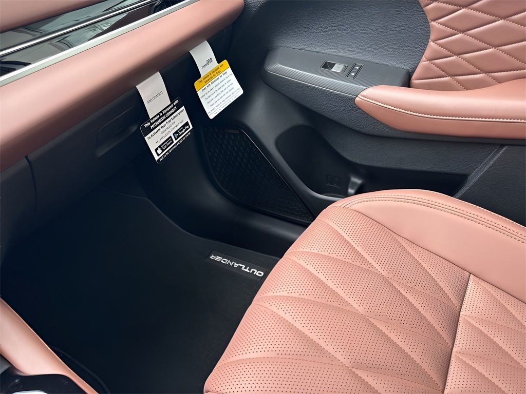 Vehicle image 21 of 31