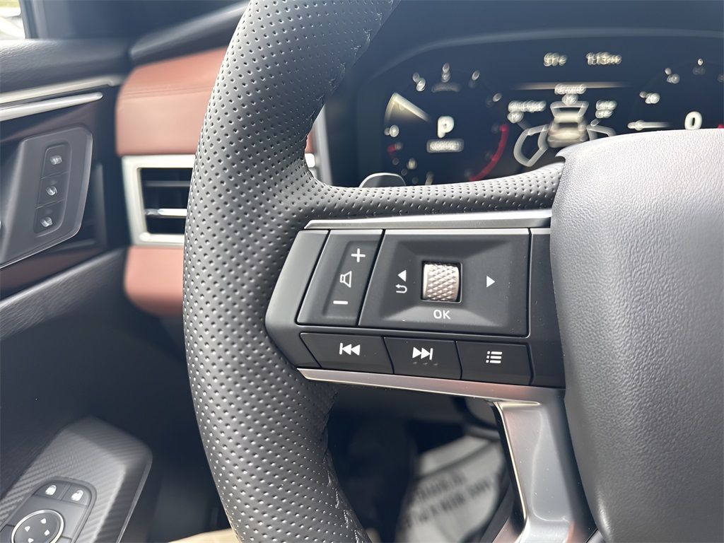 Vehicle image 19 of 31