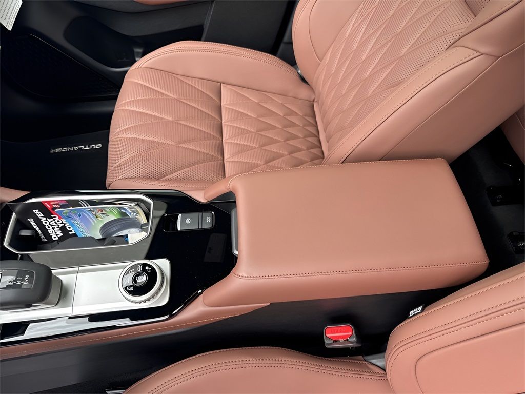 Vehicle image 22 of 31