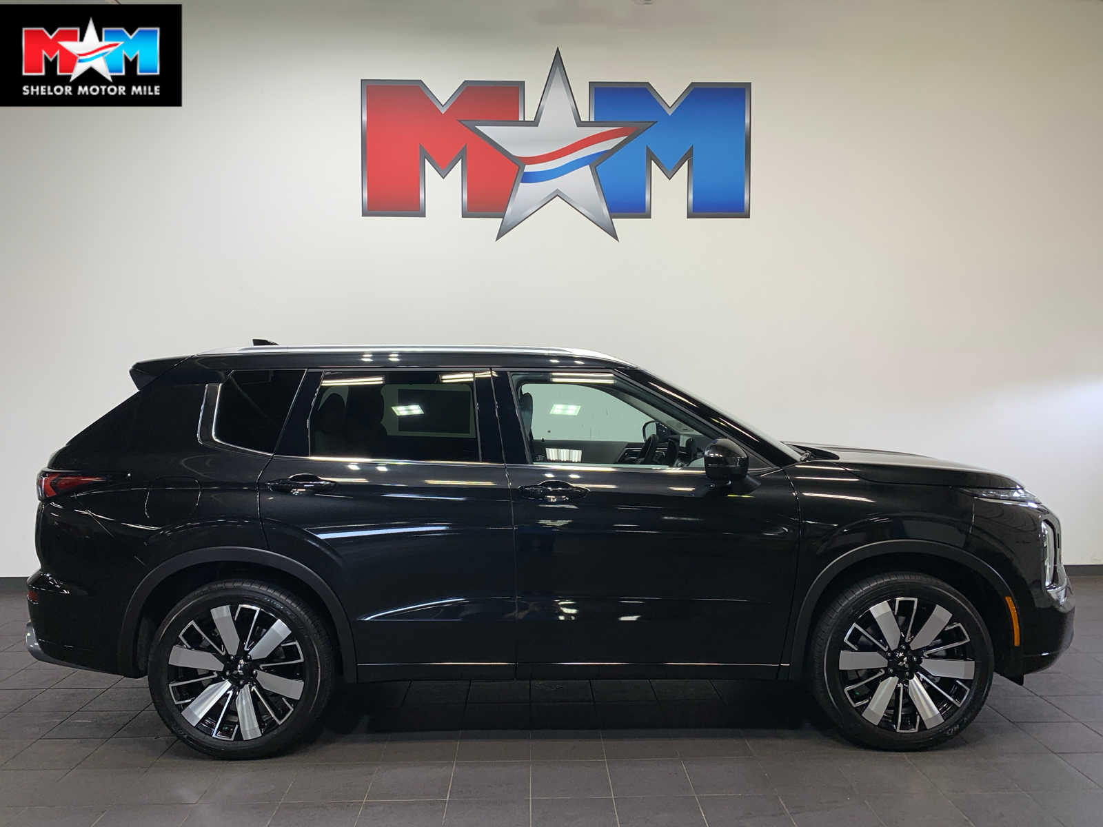 Vehicle image 2 of 10