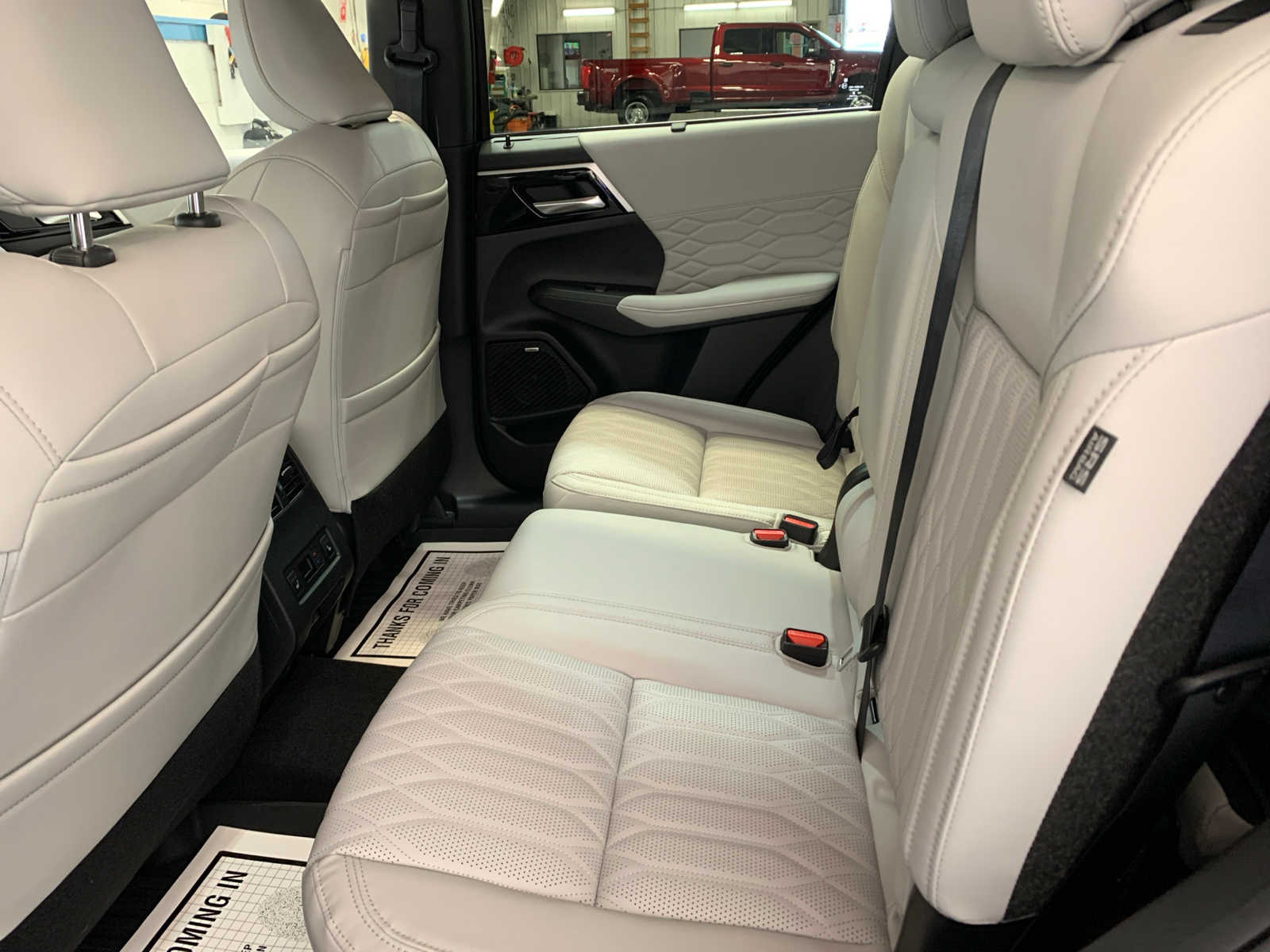 Vehicle image 6 of 10