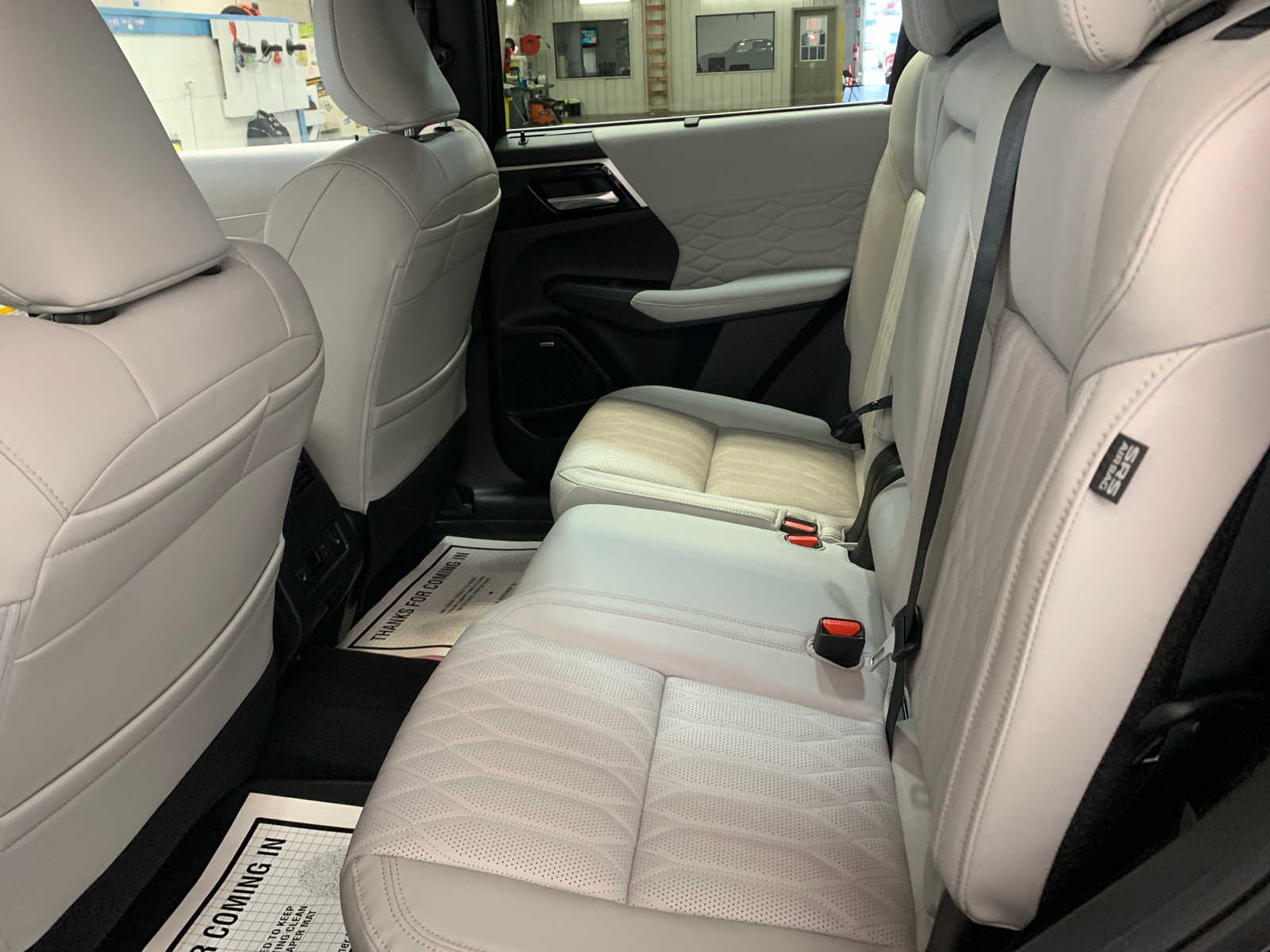 Vehicle image 7 of 10