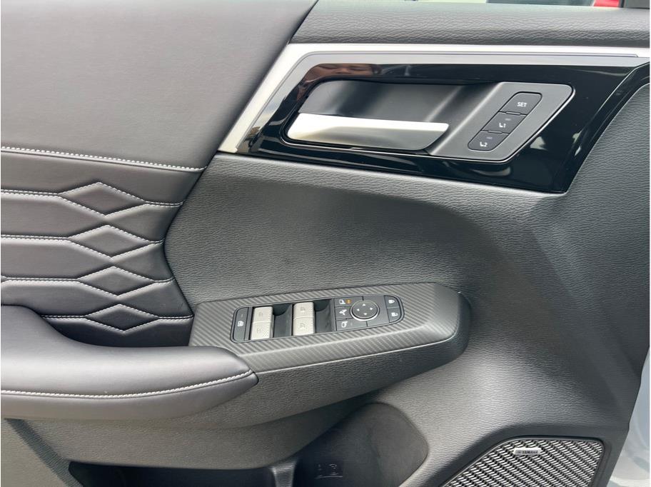 2025 Mitsubishi Outlander SEL Image 18 of 22