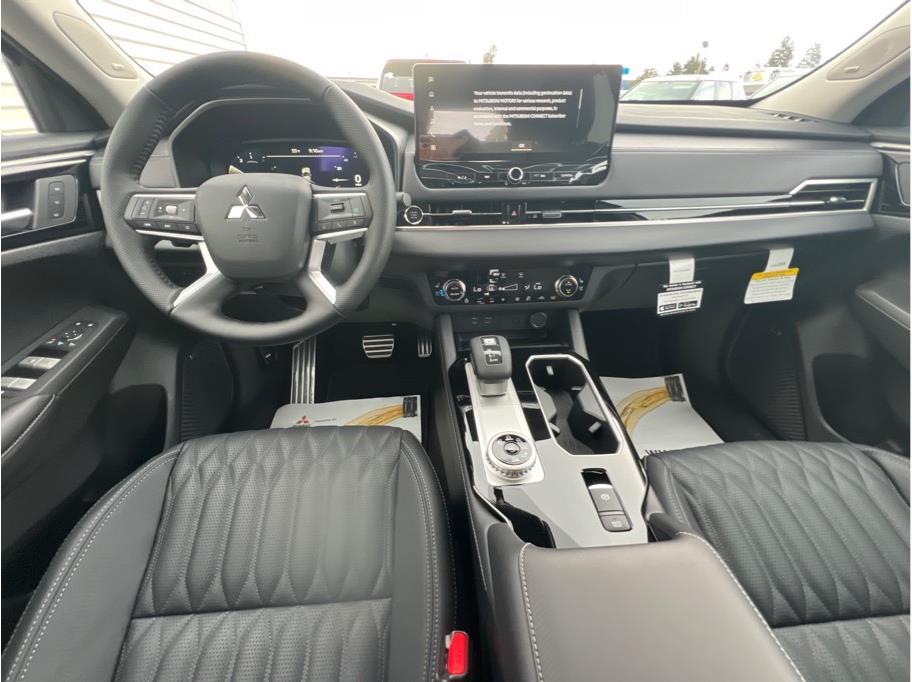 2025 Mitsubishi Outlander SEL Image 15 of 22